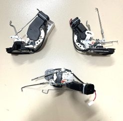Khóa cửa sau Toyota Land Cruiser 1998–2008 mã 69110-60120