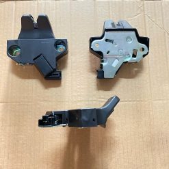 Khóa ngậm cửa hậu ( khoá cốp ) Toyota Camry /Avalon đơi 2006-2012 mã 64600-06020