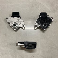 Công tắc đi số, rẻ quạt hộp số, công tắc chuyển đổi số Toyota Vios đời 2014-2020 mã 84540-52070